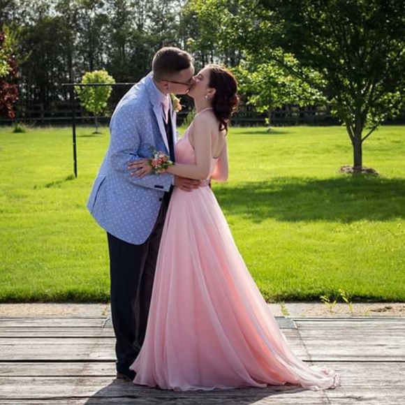 Beautiful Sherri Hill Prom Dress in Blush Pink - Picture 5 of 8